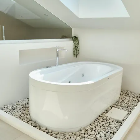 Neox With 2 Pools, Jacuzzi, Sauna & Minigolf * Φετιγιέ