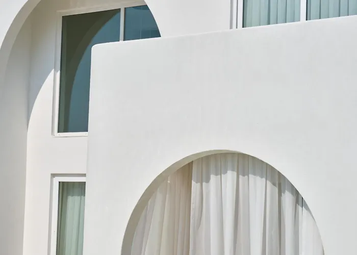 Neox With 2 Pools, Jacuzzi, Sauna & Minigolf